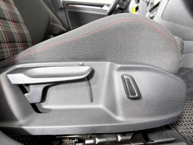 2017 Volkswagen Golf GTI S