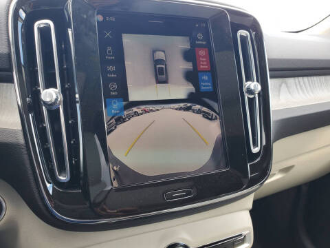 2026 Volvo XC40 B4 Plus