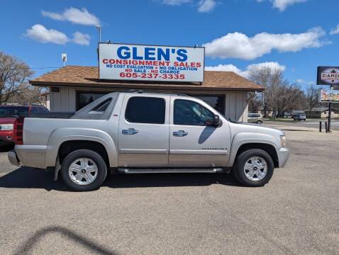 2009 Chevrolet Avalanche for sale at Glen's Auto Sales in Watertown SD
