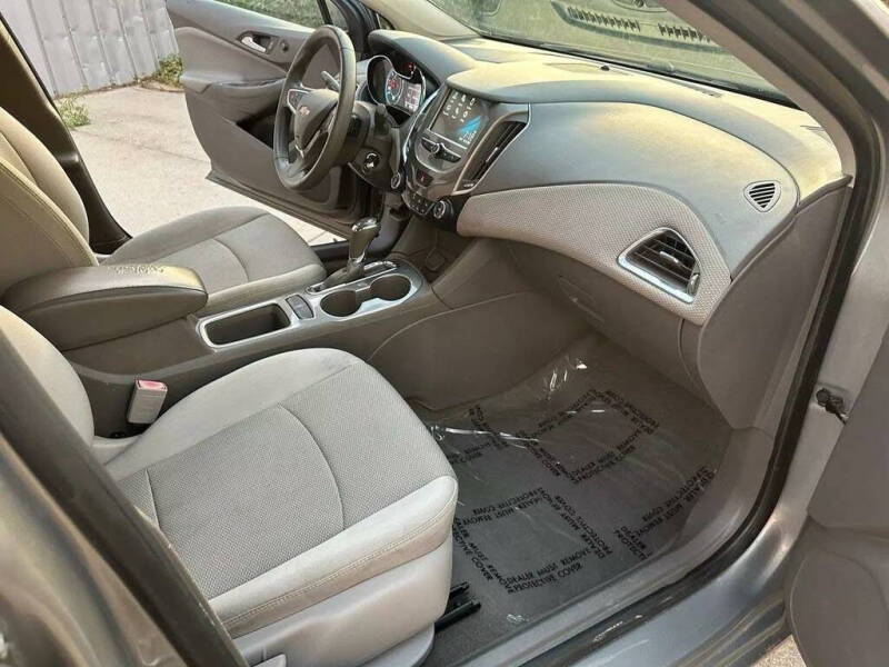 2017 Chevrolet Cruze LT Auto