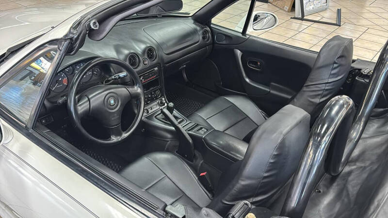 2000 Mazda MX-5 Miata