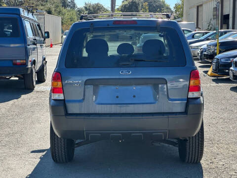 2005 Ford Escape XLT