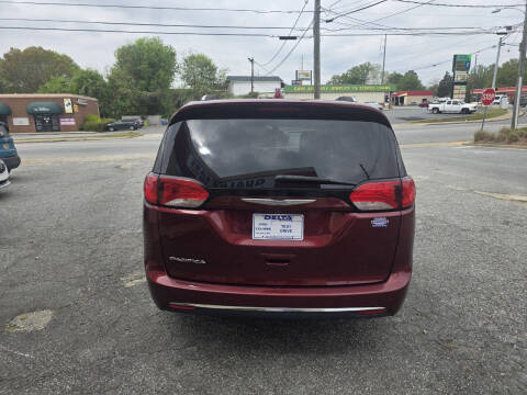 2017 Chrysler Pacifica Touring-L Plus