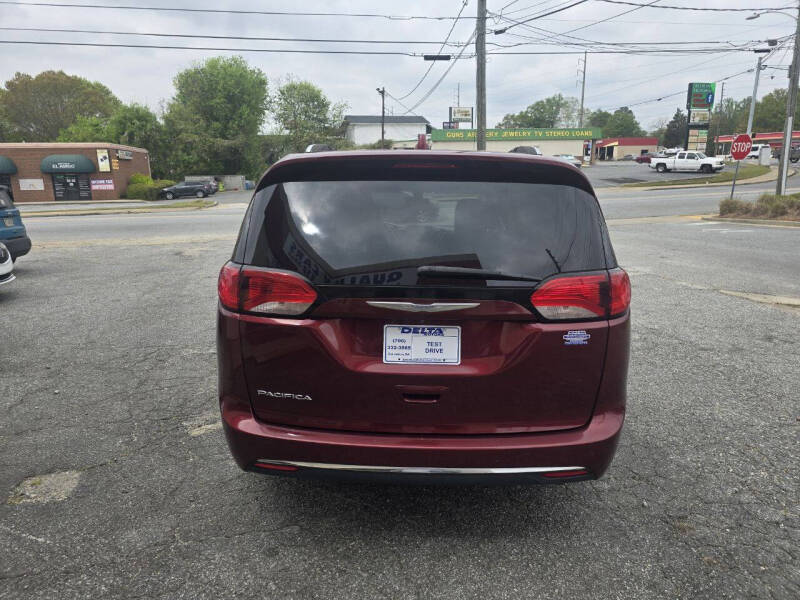 2017 Chrysler Pacifica Touring-L Plus