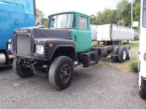 1974 Mack R686ST