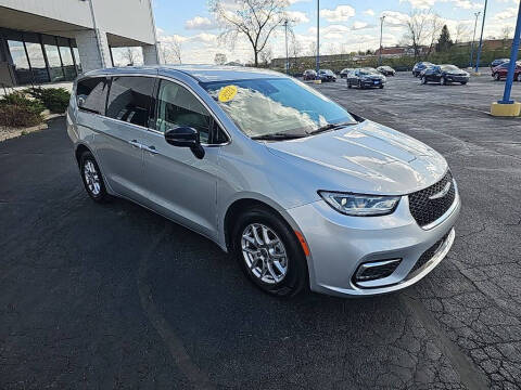 2024 Chrysler Pacifica Touring L