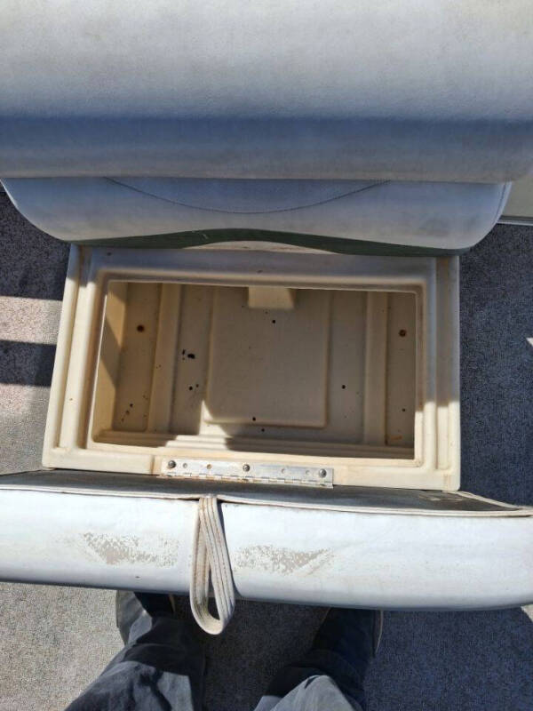 1998 Crest Pontoon 22FT PONTOON