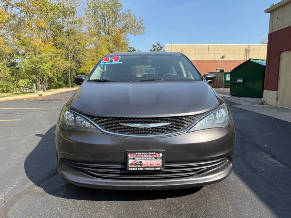 2017 Chrysler Pacifica for sale at Deals & Trades in Aurora, IL