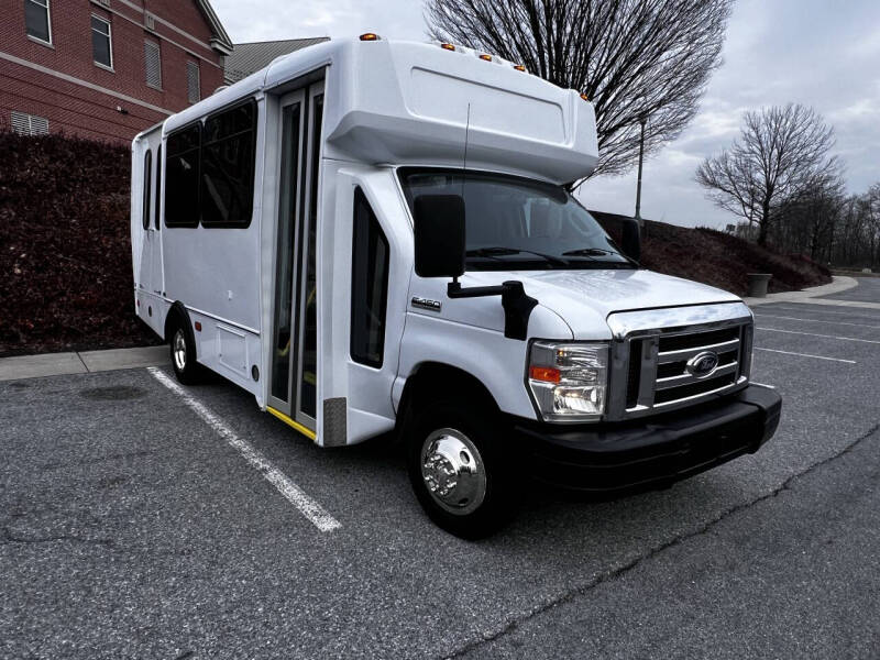 2017 Ford E-450