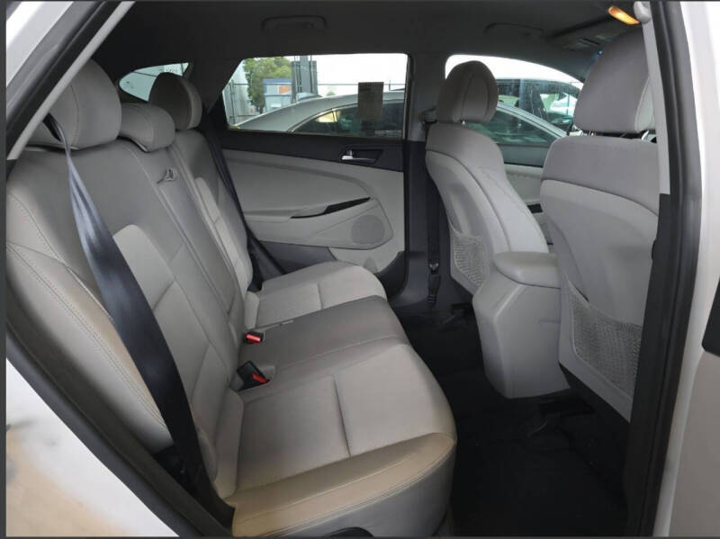 2016 Hyundai Tucson SE