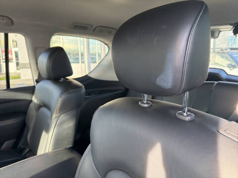 2024 Infiniti QX80 Luxe