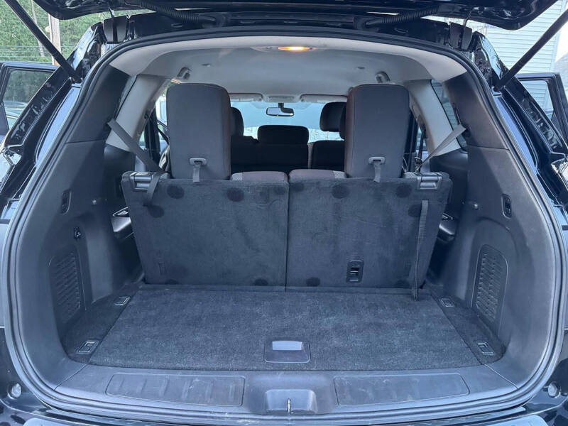 2018 Nissan Pathfinder SV