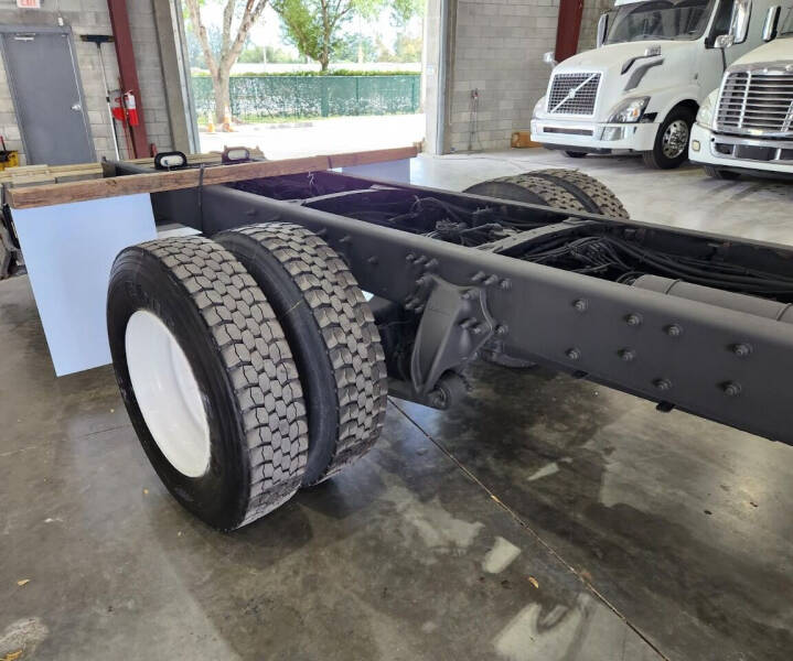 2016 Freightliner M2 106