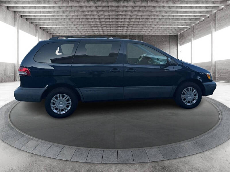 2003 Toyota Sienna CE