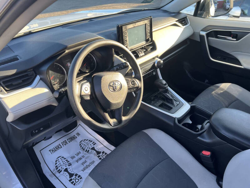 2020 Toyota RAV4 XLE