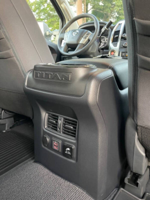 2021 Nissan Titan SV