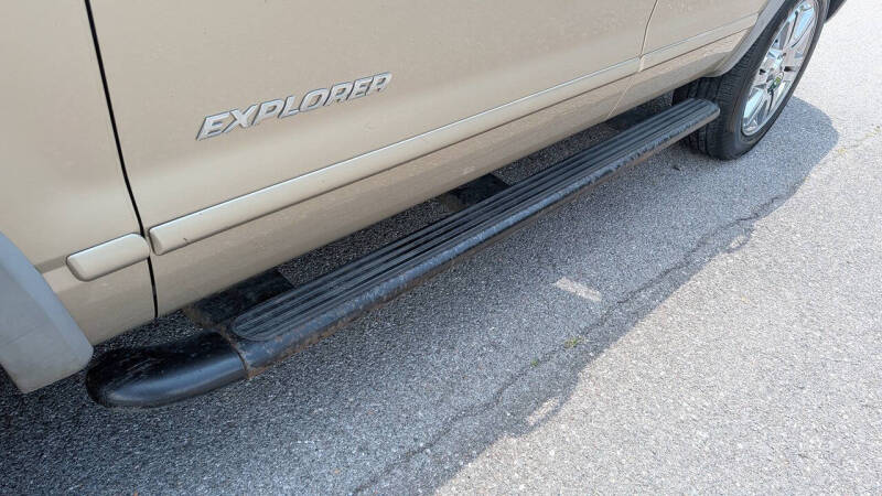 2002 Ford Explorer XLS