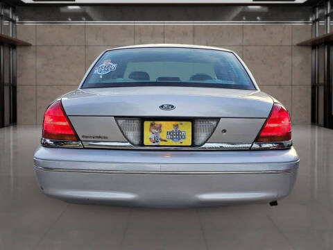 2001 Ford Crown Victoria