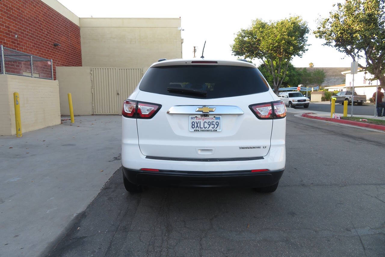 2014 Chevrolet Traverse for sale at The Car Vendor LLC in Bellflower, CA