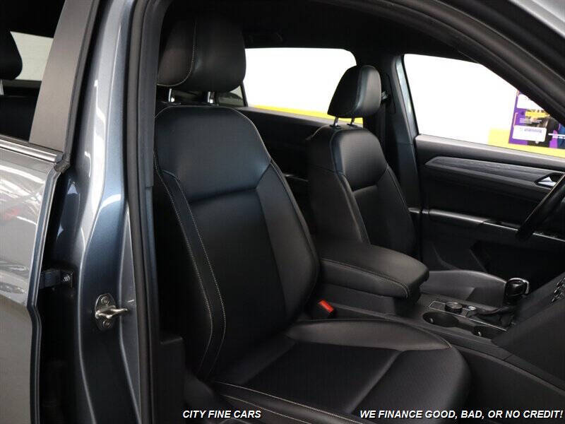 2020 Volkswagen Atlas Cross Sport SE 4Motion