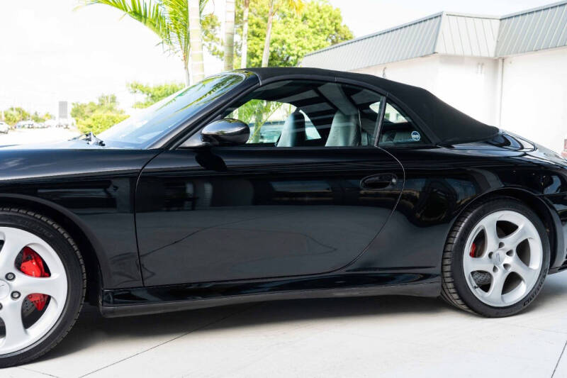 2004 Porsche 911 Carrera 4S
