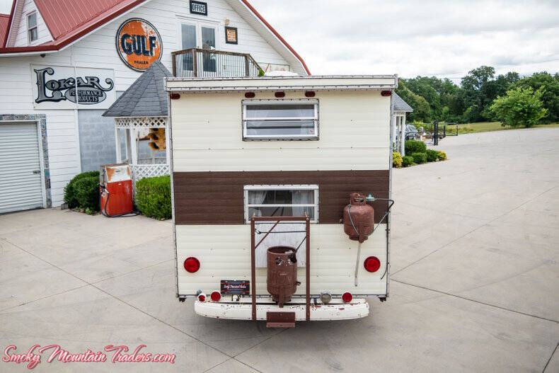 1951 International L-130