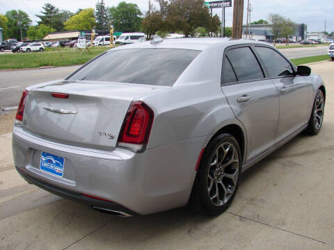 2016 Chrysler 300 S