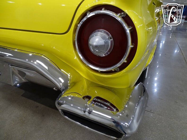 1957 Ford Thunderbird