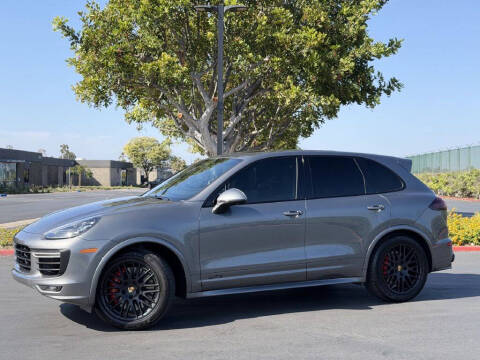 2017 Porsche Cayenne GTS
