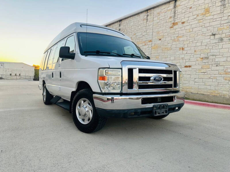 2008 Ford E-Series Econoline Van Commercial's photo