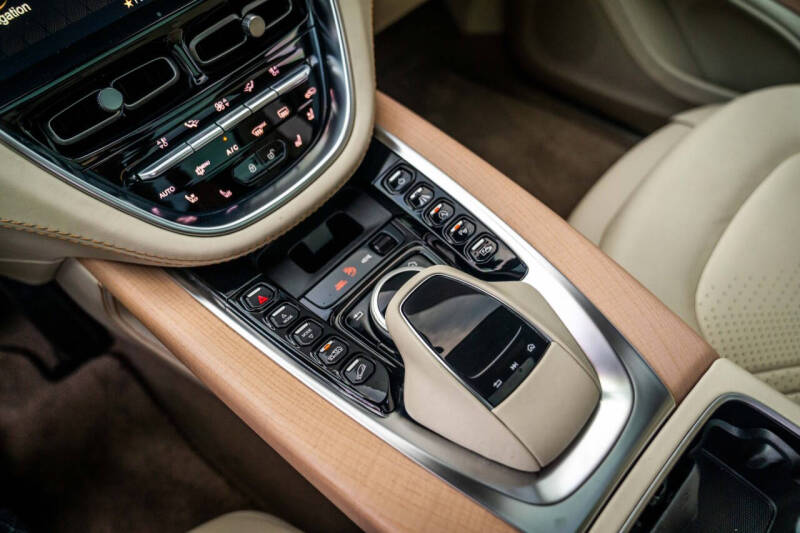 2021 Aston Martin DBX