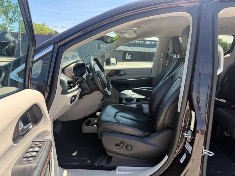 2017 Chrysler Pacifica Touring Plus