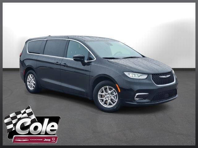 2025 Chrysler Pacifica for sale at COLE Automotive in Kalamazoo MI