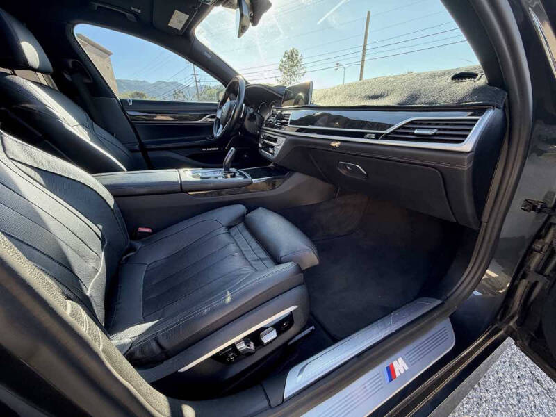 2017 BMW 7 Series 740i