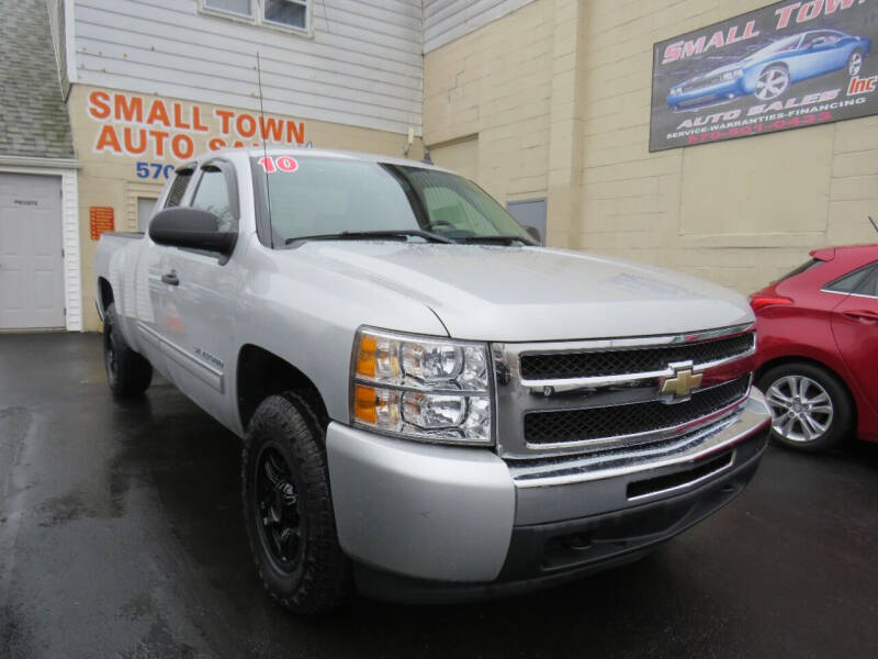 2010 Chevrolet Silverado 1500 for sale at Small Town Auto Sales in Hazleton PA