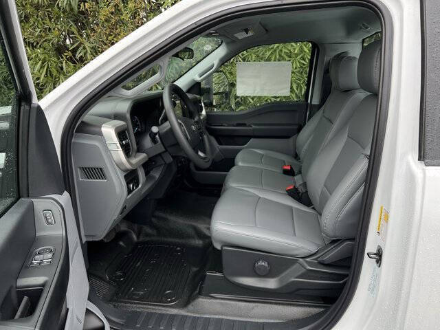 2025 Ford F-350 Super Duty XL