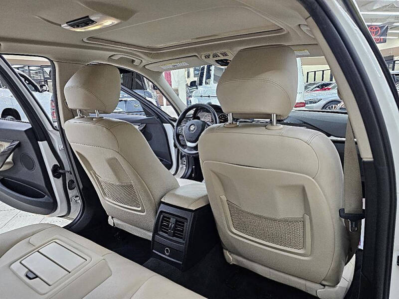 2015 BMW 3 Series 328i