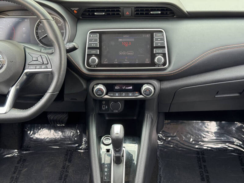 2020 Nissan Kicks SR