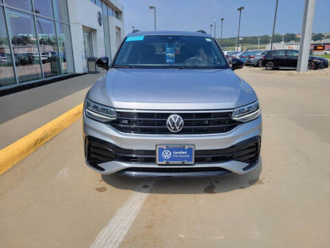 2023 Volkswagen Tiguan SE R-Line Black
