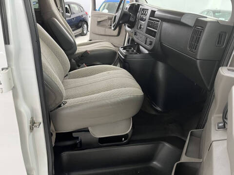 2022 Chevrolet Express LS 3500