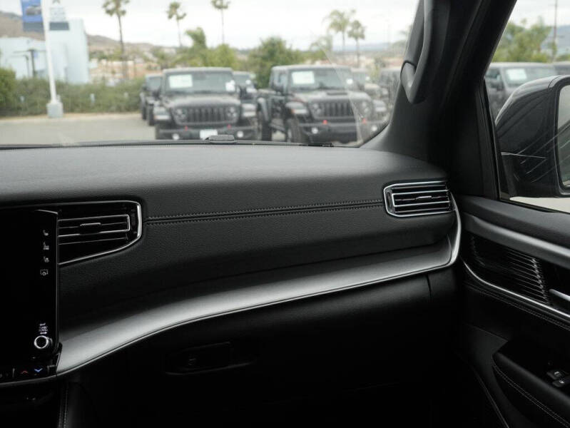 2026 Jeep Grand Wagoneer Limited Altitude