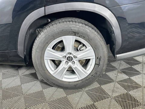 2022 Toyota Highlander LE