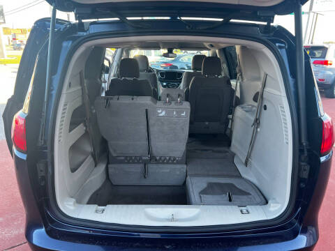 2017 Chrysler Pacifica Touring