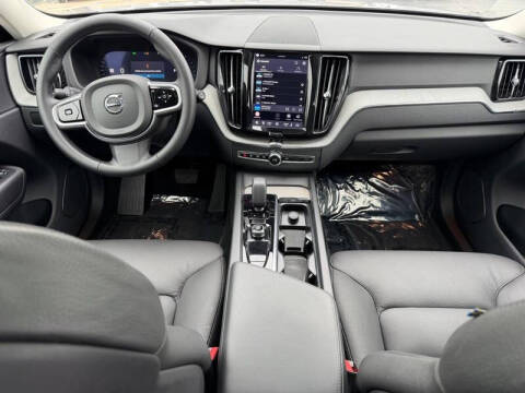 2025 Volvo XC60 B5 Plus Dark Theme
