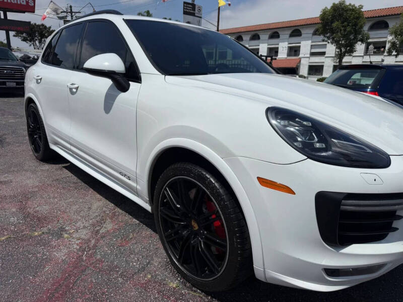 2016 Porsche Cayenne GTS