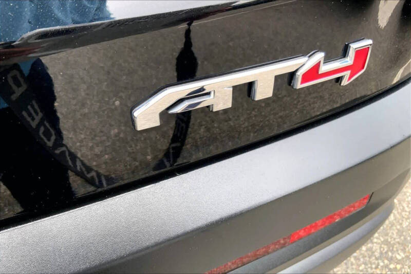 2023 GMC Acadia AT4