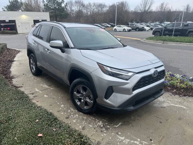 2022 Toyota RAV4 Hybrid XLE
