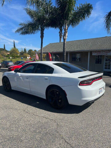 2017 Dodge Charger SE