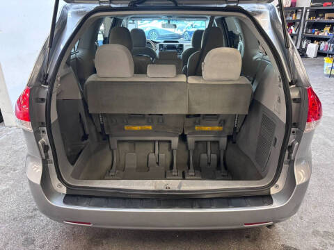 2014 Toyota Sienna
