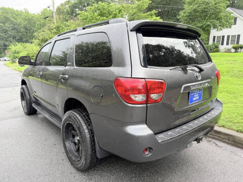 2015 Toyota Sequoia SR5
